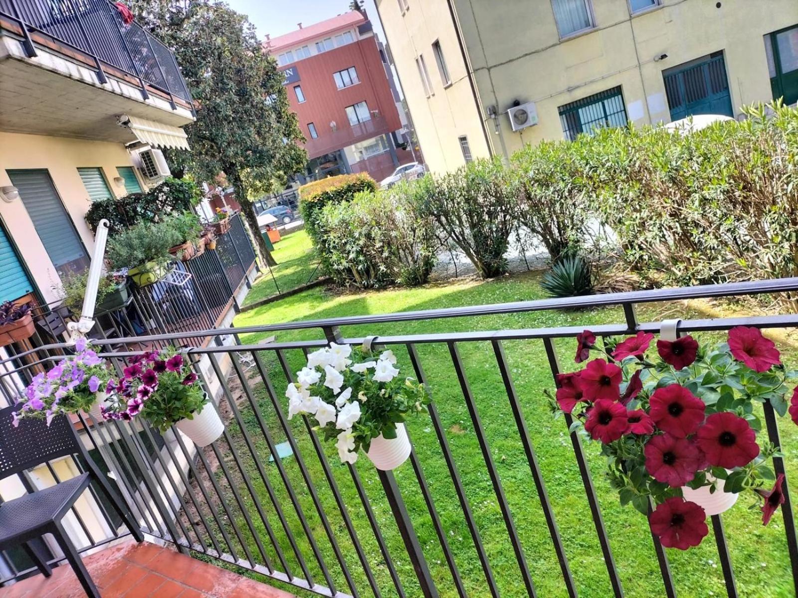 Roka House Apartment Peschiera del Garda Bagian luar foto